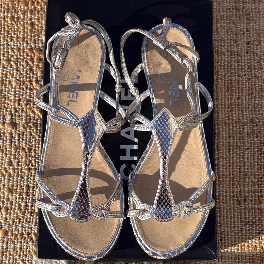 CHANEL Metallic Silver Women's Sandals - Picture 4 of 9